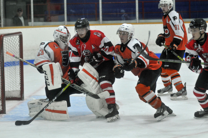 Flyers sweep weekend